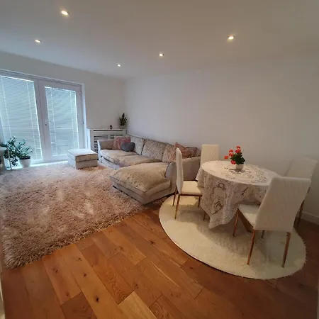 Broxbourne Apartment Exterior foto