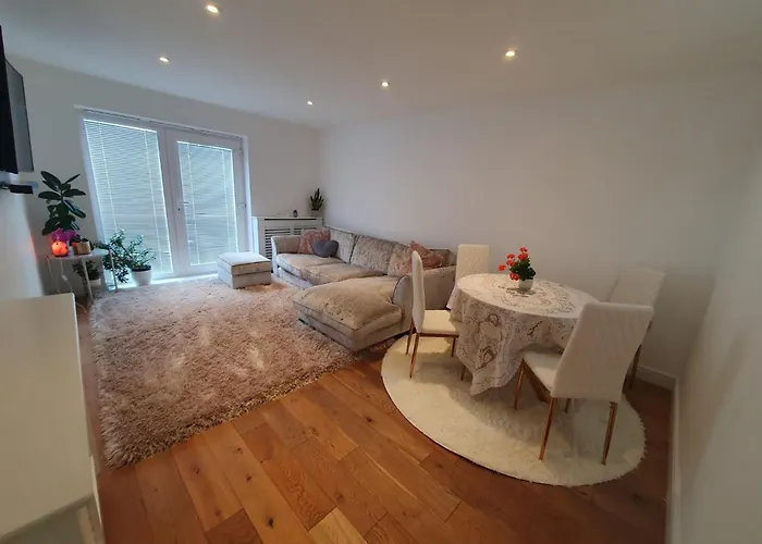 Broxbourne Apartment